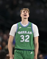 乐鱼网站-全面数据！弗拉格最近10场场均22.1分6.2板5.8助1.4断1.3帽