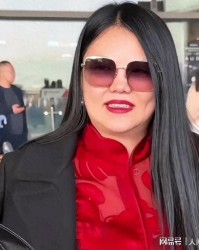 乐鱼体育-自作孽不可活！高调炫富的李湘再传“噩耗”，私生活被扒个底朝天